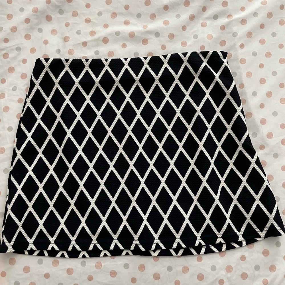 Forever 21 Black White Mini Skirt size Medium